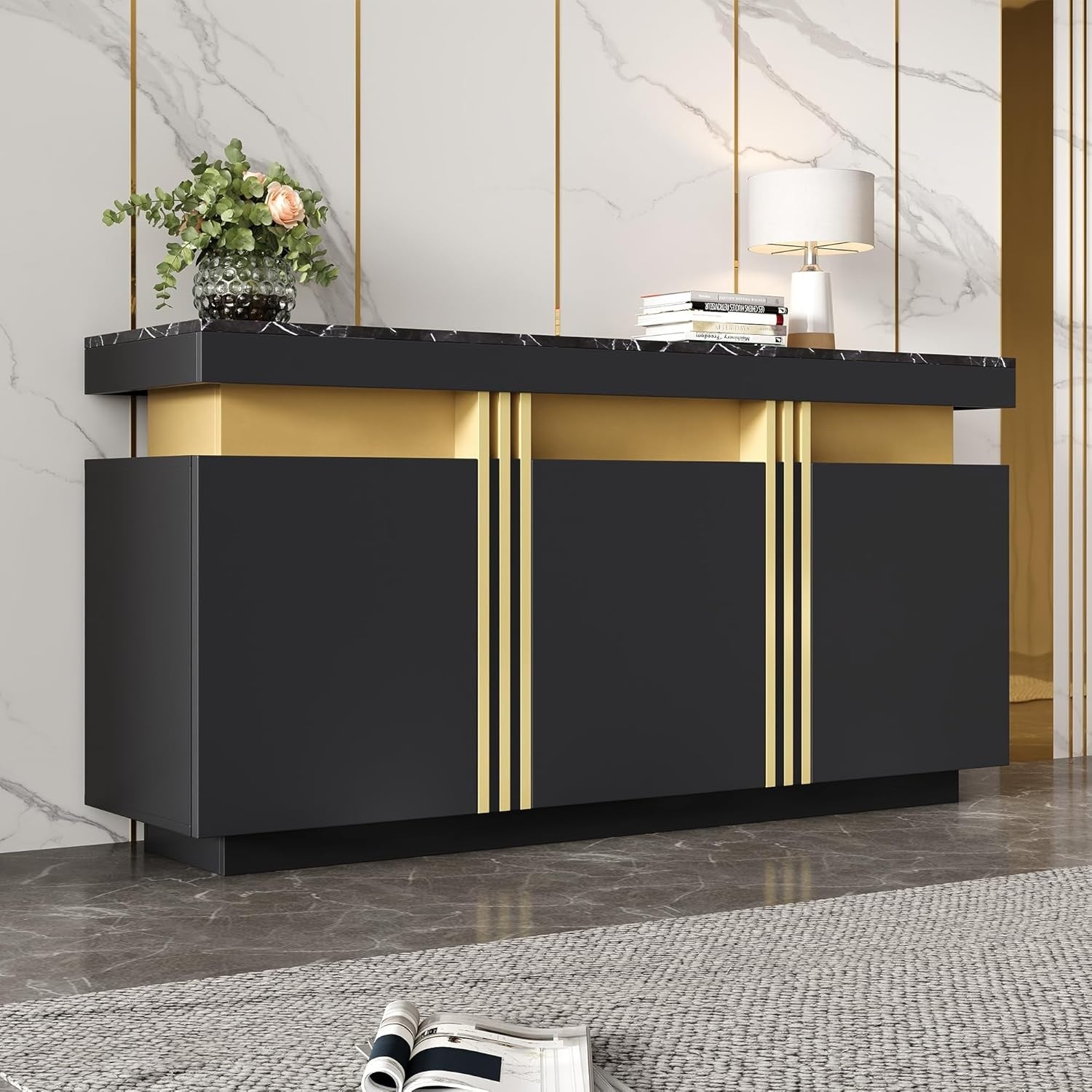 Buffet moderne avec trois portes, plan de travail effet marbre noir et etagere reglable, meuble elegant pour interieur