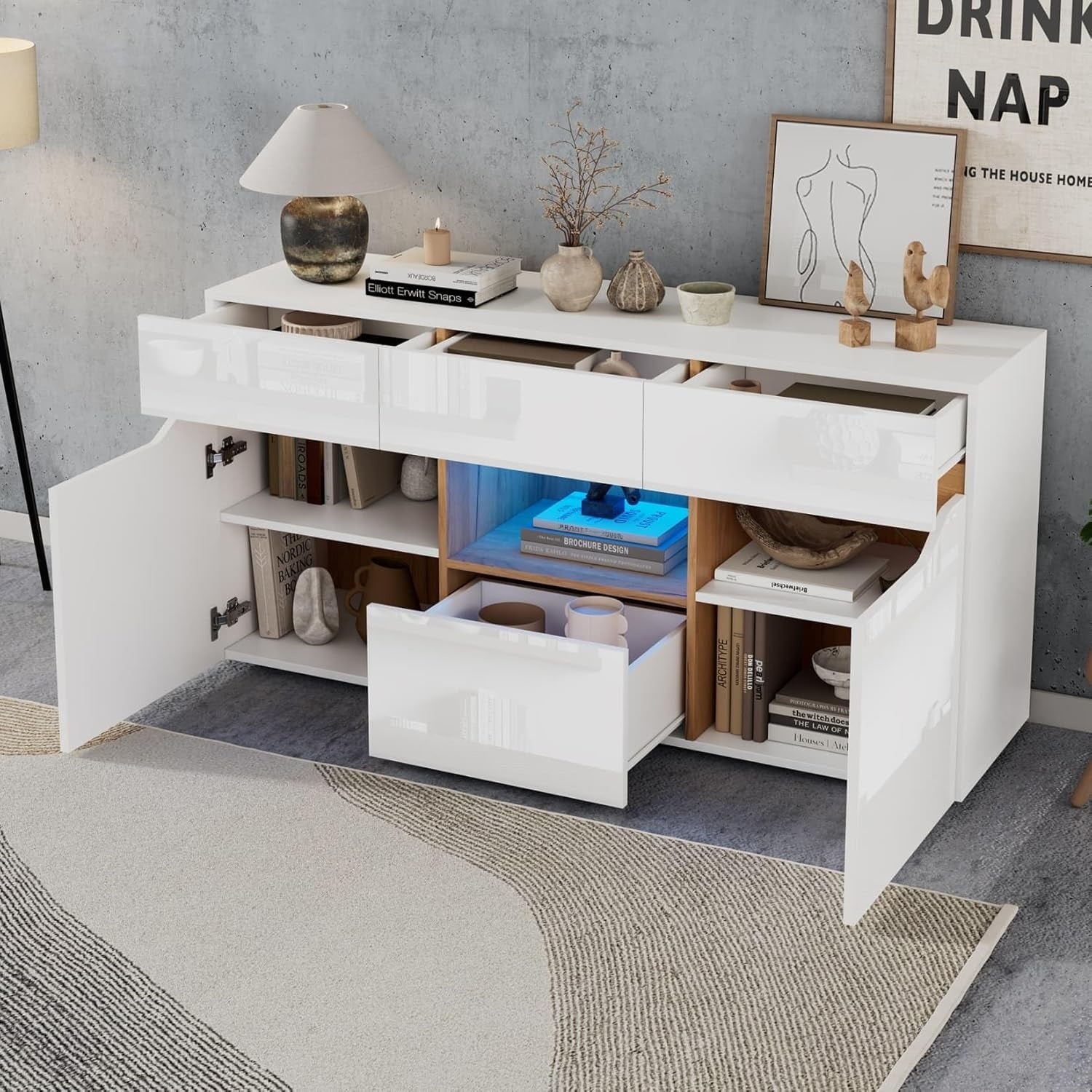 Buffet blanc brillant 140 x 40 x 70 cm avec eclairage LED reglable, quatre tiroirs et tablettes ajustables pour cuisine salon et salle a manger